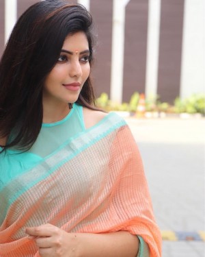 Athulya Ravi (aka) AthulyaRavi