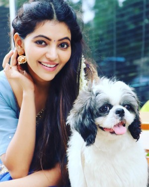 Athulya Ravi (aka) AthulyaRavi