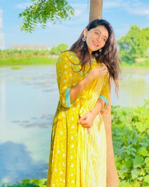 Athulya Ravi (aka) AthulyaRavi