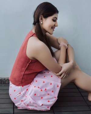 Athulya Ravi (aka) AthulyaRavi