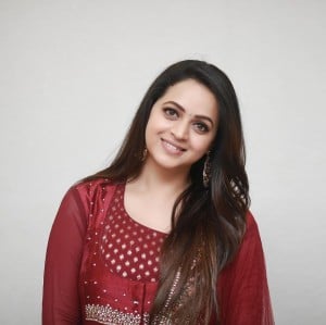 Bhavana (aka) Bavana