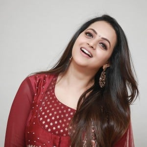 Bhavana (aka) Bavana