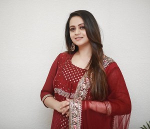 Bhavana (aka) Bavana