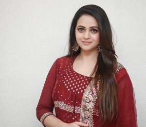 Bhavana (aka) Bavana