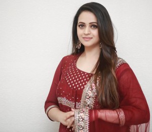 Bhavana (aka) Bavana