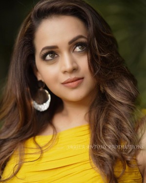 Bhavana (aka) Bavana