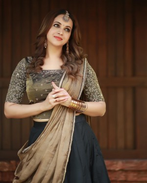 Bhavana (aka) Bavana