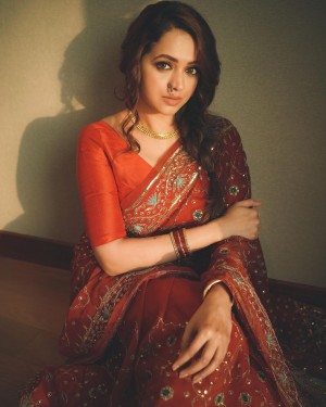 Bhavana (aka) Bavana