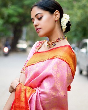 Bindhu Madhavi (aka) Bindhu Madhaavi