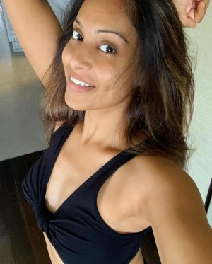 Bipasha Basu (aka) BipashaBasu