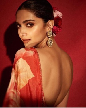 Deepika Padukone (aka) Deepika