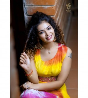 Dharsha Gupta (aka) Dharsha Guptaa