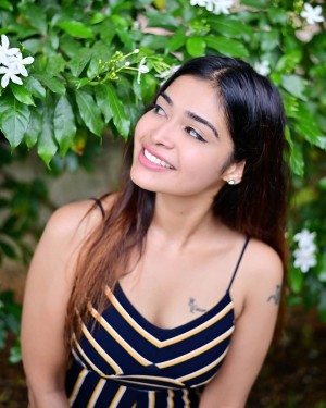 Dharsha Gupta (aka) Dharsha Guptaa