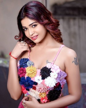 Dharsha Gupta (aka) Dharsha Guptaa