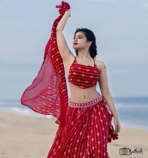 Dharsha Gupta (aka) Dharsha Guptaa