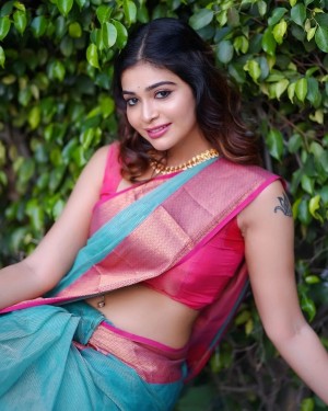 Dharsha Gupta (aka) Dharsha Guptaa