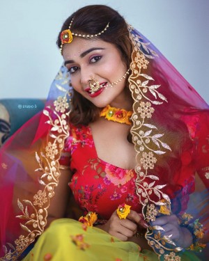 Dharsha Gupta (aka) Dharsha Guptaa