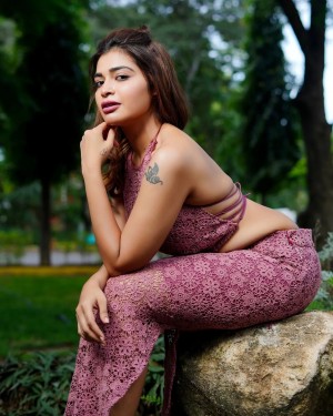 Dharsha Gupta (aka) Dharsha Guptaa