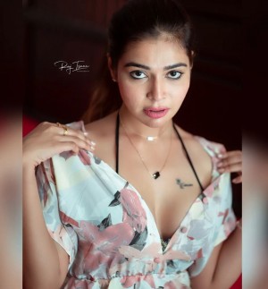 Dharsha Gupta (aka) Dharsha Guptaa