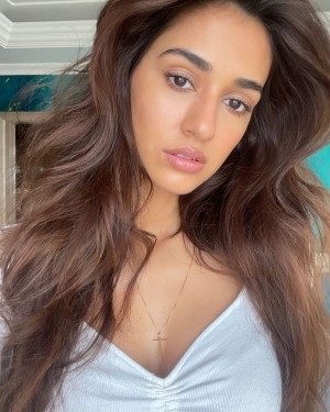 Disha Patani (aka) Disha