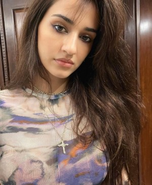 Disha Patani (aka) Disha