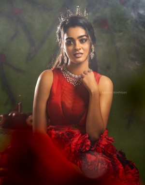 Gayathrie (aka) Gayathrie Shankar