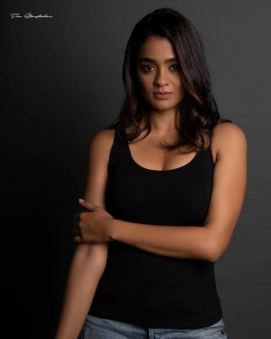 Gayathrie (aka) Gayathrie Shankar