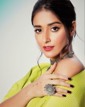 Ileana (aka) Ileana D'Cruz