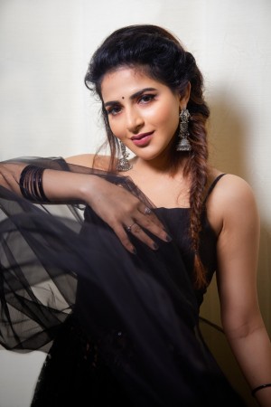 Iswarya Menon (aka) Iswaryaa Menon