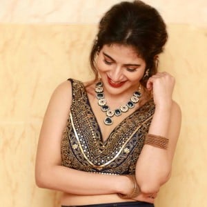 Iswarya Menon (aka) Iswaryaa Menon