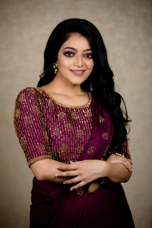 Janani Iyer (aka) Janani