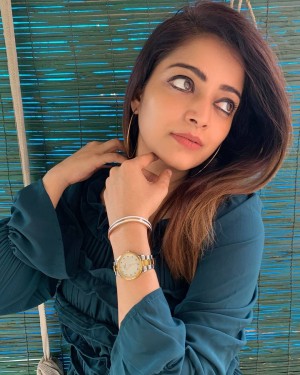 Janani Iyer (aka) Janani