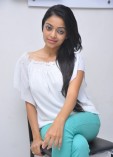 Janani Iyer (aka) Janani