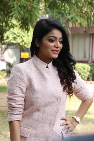 Janani Iyer (aka) Janani