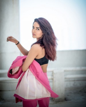 Jasmin Bhasin (aka) Jasmin Bhasinn