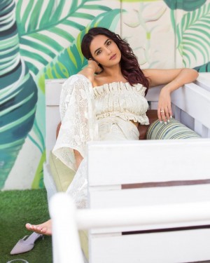 Jasmin Bhasin (aka) Jasmin Bhasinn