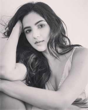 Jasmin Bhasin (aka) Jasmin Bhasinn