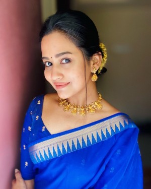 Kaavya Arivumani (aka) Kavya Arivumani