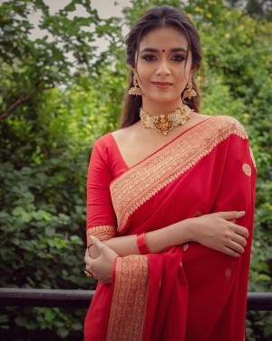 Keerthy Suresh (aka) Keerthi Suresh