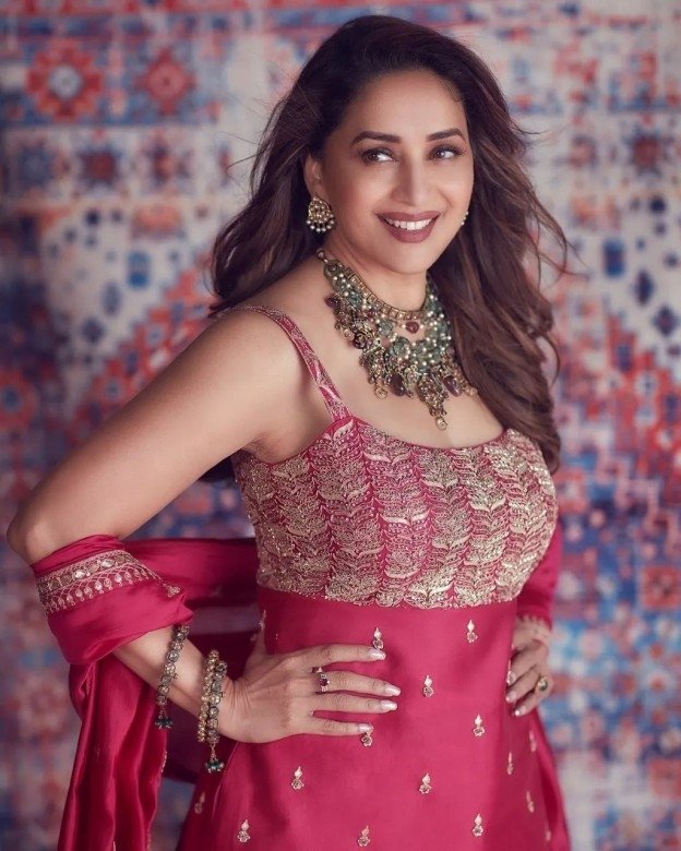 Madhuri Dixit (aka) MadhuriDixit photos stills & images