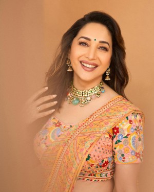 Madhuri Dixit (aka) MadhuriDixit