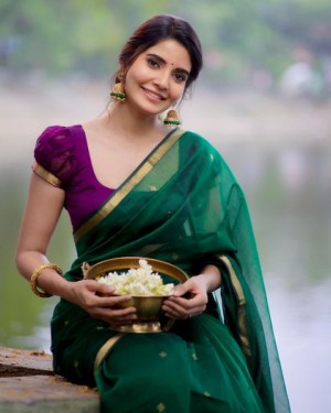 Madhuri (aka) Maadhuri