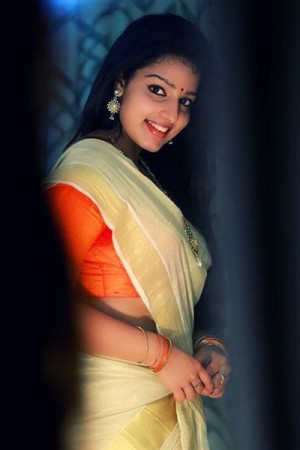 Malavika Menon (aka) Maalavika Menon