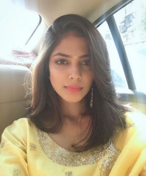 Malavika Mohanan (aka) MalavikaMohanan