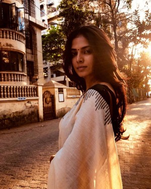 Malavika Mohanan (aka) MalavikaMohanan