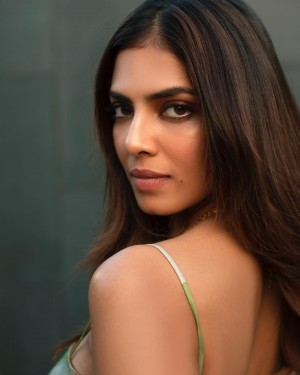 Malavika Mohanan (aka) MalavikaMohanan