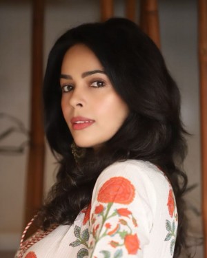 Mallika Sherawat (aka) Mallika Sherawath