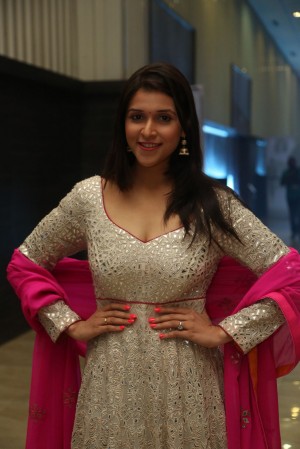 Mannara Chopra (aka) MannaraChopra