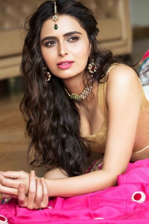 Meenakshi Dixit (aka) MeenakshI