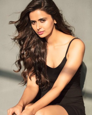 Meenakshi Dixit (aka) MeenakshI